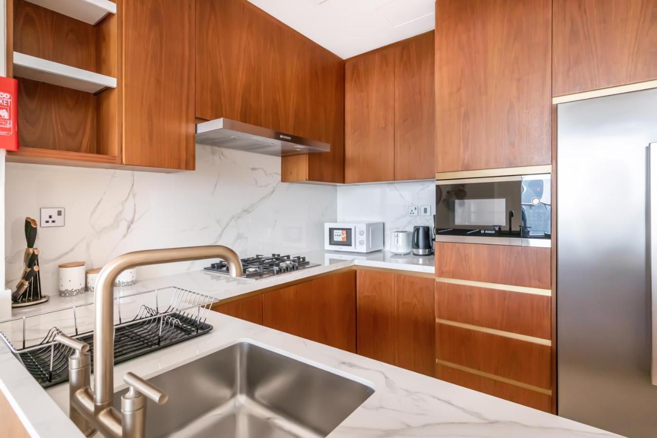 Fam Living - Rp Heights - 3 Mins Walk To Burj Khalifa & Dubai Mall Downtown Dubai Exterior foto